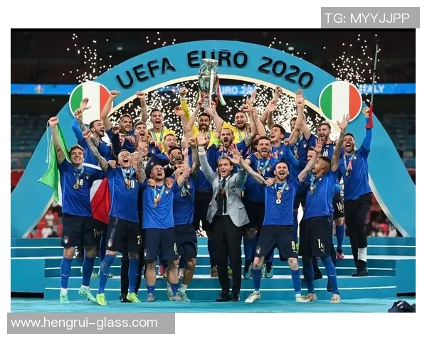 球星挑战台式足球极限赛场展现超凡技艺与合作默契