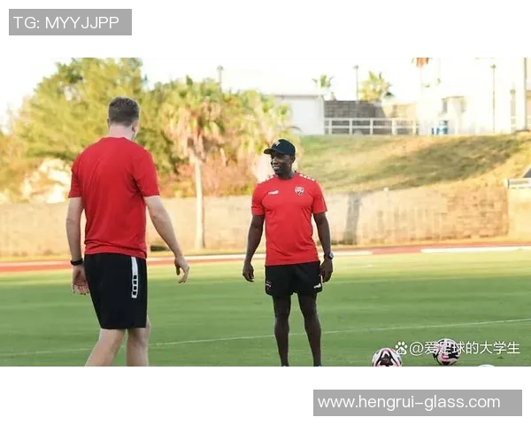 球星亲自示范教非洲少年踢足球 激发热爱与梦想的瞬间 球星亲自示范教非洲少年踢足球 激发热爱与梦想的瞬间