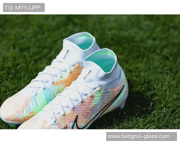 选择适合球星训练的足球鞋技巧及推荐,提升训练效果的关键因素